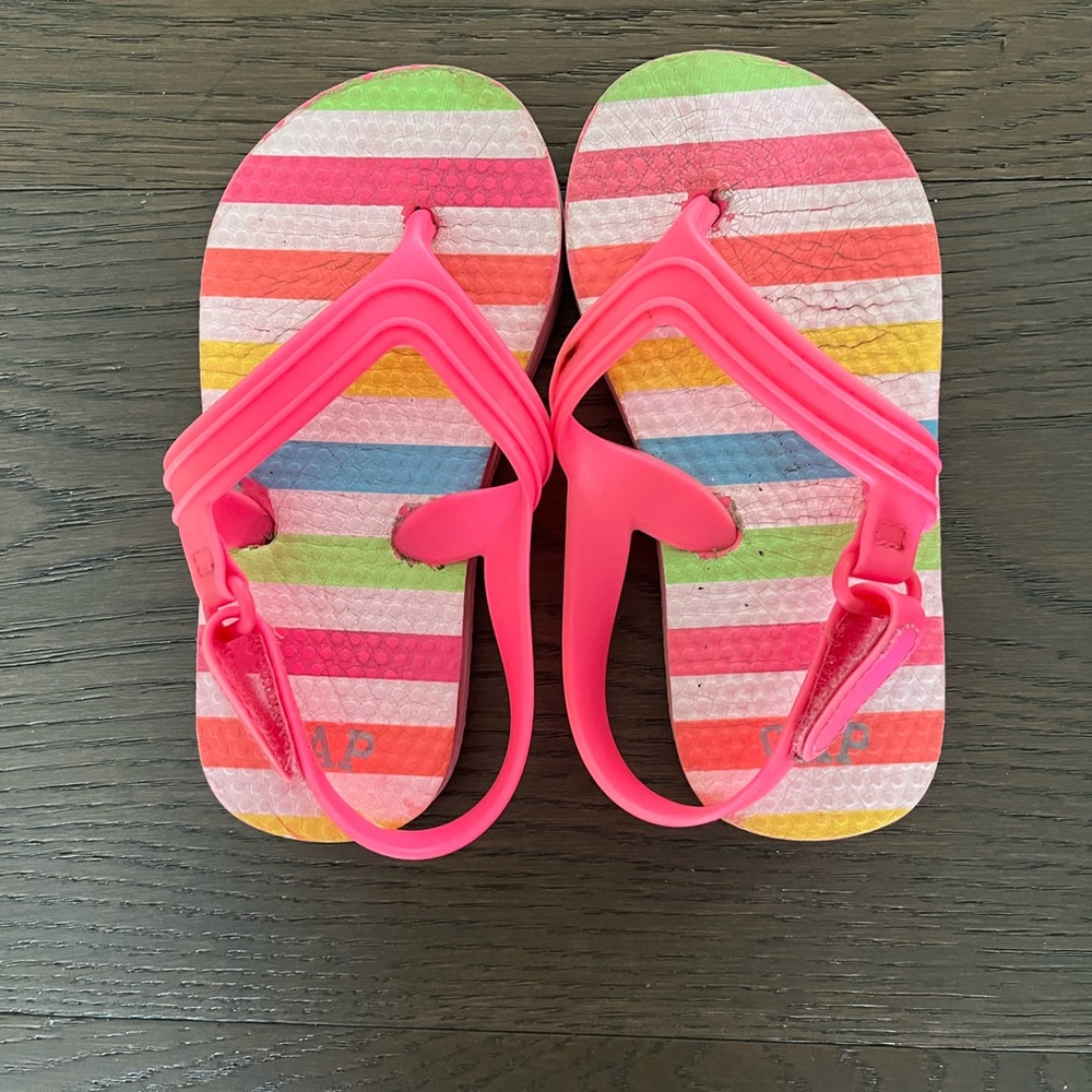 Gap girls beach sandals sz 9T toddler EUC retail $52